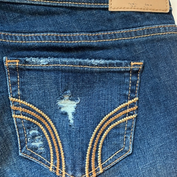 Brand new Hollister ripped jeans - Picture 3 of 8